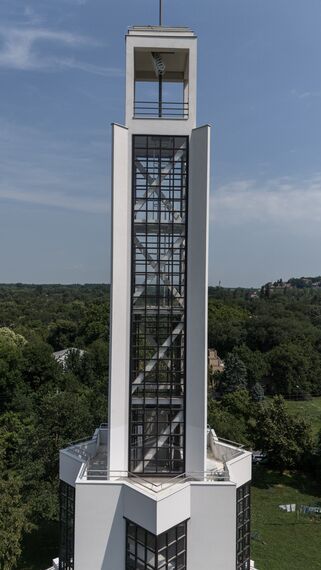 SlimLine 38 Prozori, SlimLine 38 Vrata и ConceptWall 50 Fasade - Kula Staro Sajmište налази се у Beograd, Serbia