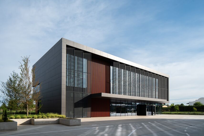 ConceptWall 50 Fasade, ConceptSystem 77 Vrata и ConceptSystem 77 Prozori - Drina Plastika налази се у Nova Pazova, Serbia