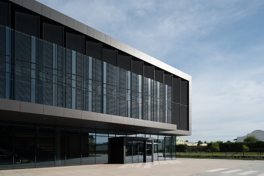 ConceptWall 50 Fasade, ConceptSystem 77 Vrata и ConceptSystem 77 Prozori - Drina Plastika налази се у Nova Pazova, Serbia