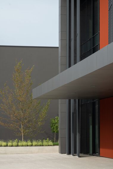 ConceptWall 50 Fasade, ConceptSystem 77 Vrata и ConceptSystem 77 Prozori - Drina Plastika налази се у Nova Pazova, Serbia