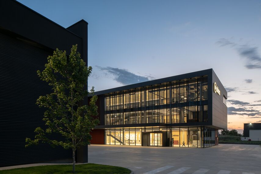 ConceptWall 50 Fasade, ConceptSystem 77 Vrata и ConceptSystem 77 Prozori - Drina Plastika налази се у Nova Pazova, Serbia