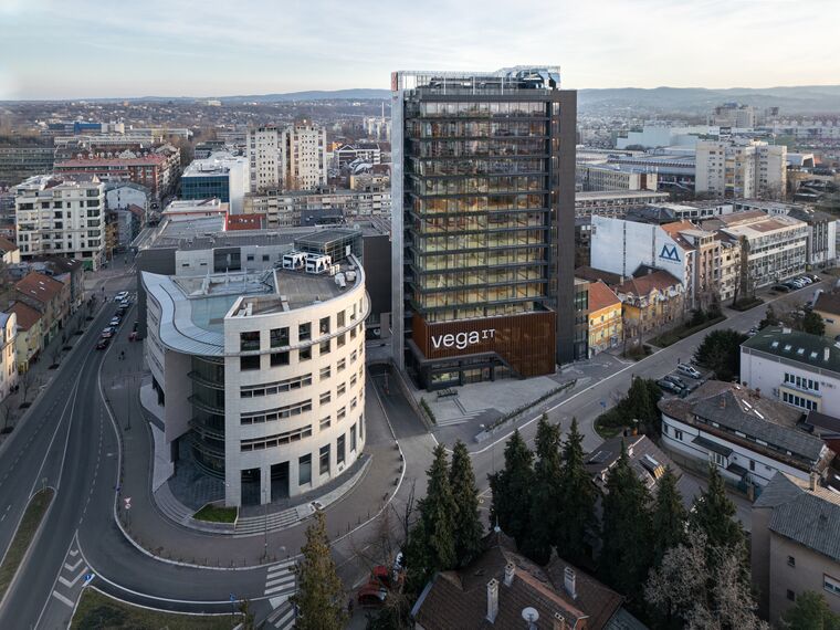 ConceptWall 50 Fasade, SlimLine 38 Prozori и SlimLine 38 Vrata - Vega IT налази се у Novi Sad, Serbia