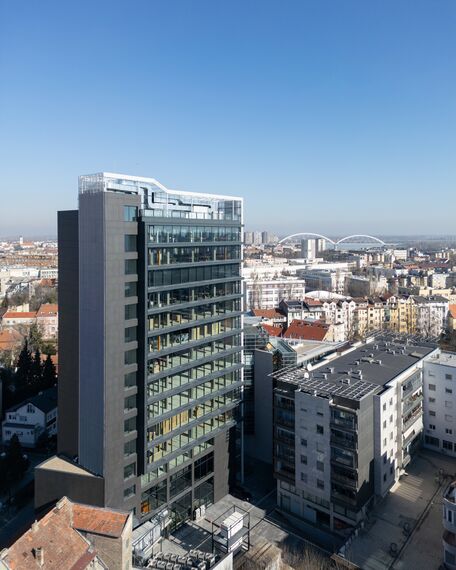 ConceptWall 50 Fasade, SlimLine 38 Prozori и SlimLine 38 Vrata - Vega IT налази се у Novi Sad, Serbia