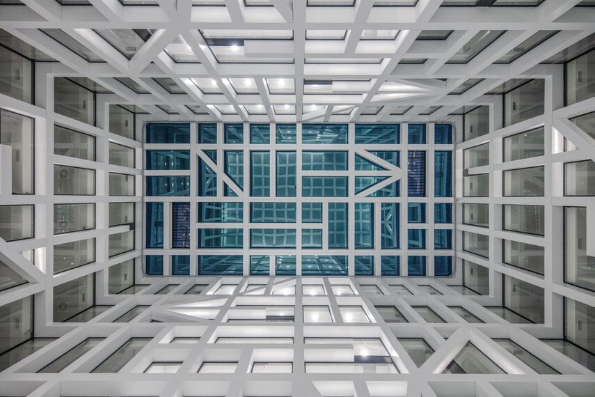 ConceptWall 50 Fasade и ConceptSystem 59Pa Vrata - Urbo Business Center налази се у Porto, Portugal