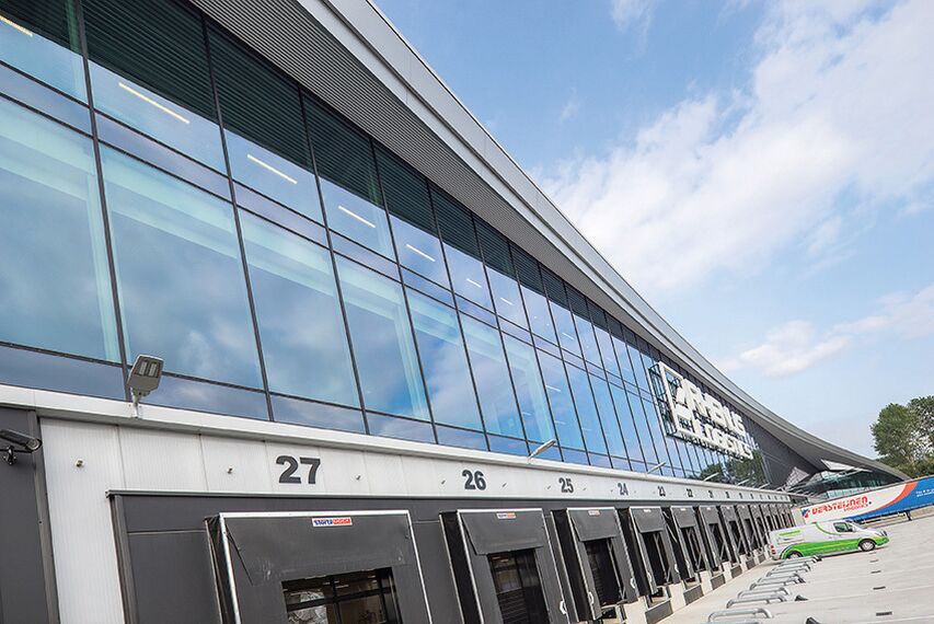 ConceptFolding 77 Klizni sistemi и ConceptWall 50 Fasade - DC New Logic III налази се у Tilburg, The Netherlands