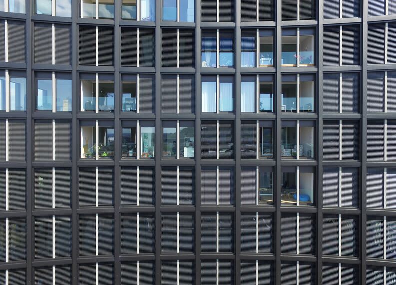 CW 65-EF Fasade - Апартмански комплекс Ceres Tower налази се у Basel, Switzerland