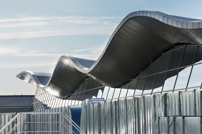 ConceptSystem 59Pa Prozori, CW 50-ALU ON STEEL Fasade, ES 50 Prozori, CW 50 Standard Fasade, CW 50 Fasade и CS 59Pa Clampable Door Vrata - Puerto Venecia налази се у Zaragosa, Spain