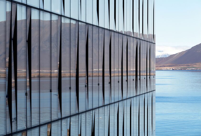 ConceptWall 86 Fasade - Office building Höfdatorg налази се у Reykjavik, Iceland
