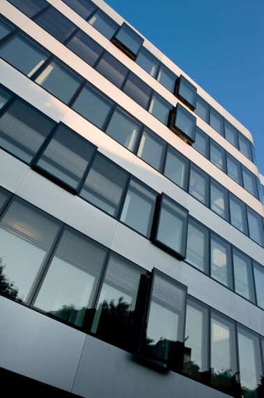 ConceptWall 86 Fasade - MAN Corporate Centre налази се у München, Germany