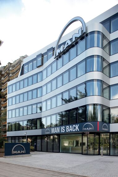 ConceptWall 86 Fasade - MAN Corporate Centre налази се у München, Germany