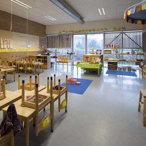 SlimLine 38 Prozori - Boarding school Children's Campus Zuidas налази се у Amsterdam, The Netherlands