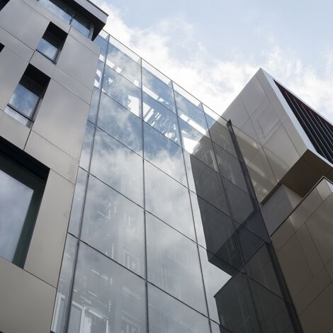 ConceptDoor 50 Vrata, ThermoSystem 57 Prozori и CW 50-SG Fasade - Oz'One налази се у Montpellier, France