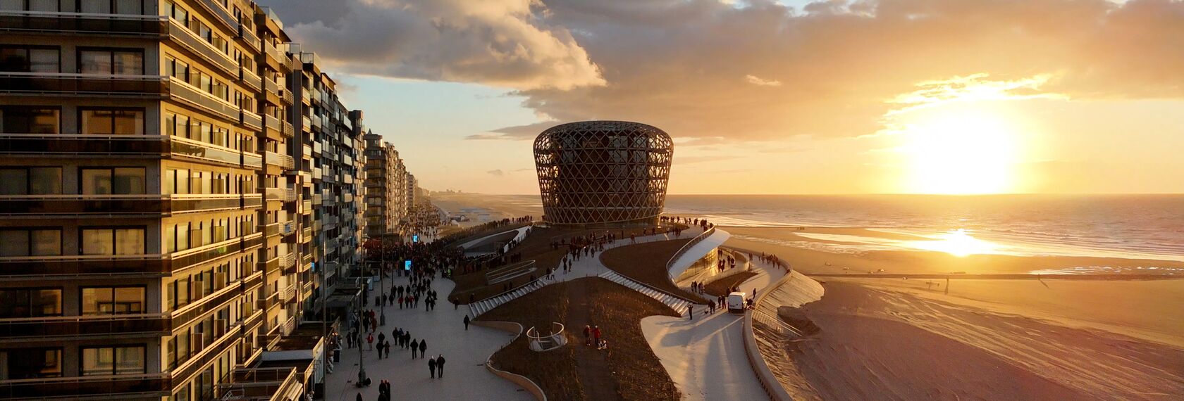 ConceptWall 50 Fasade, MasterLine 8 Prozori, MasterLine 8 Vrata и MasterPatio Klizni sistemi - SILT Middelkerke налази се у Middelkerke, Belgium