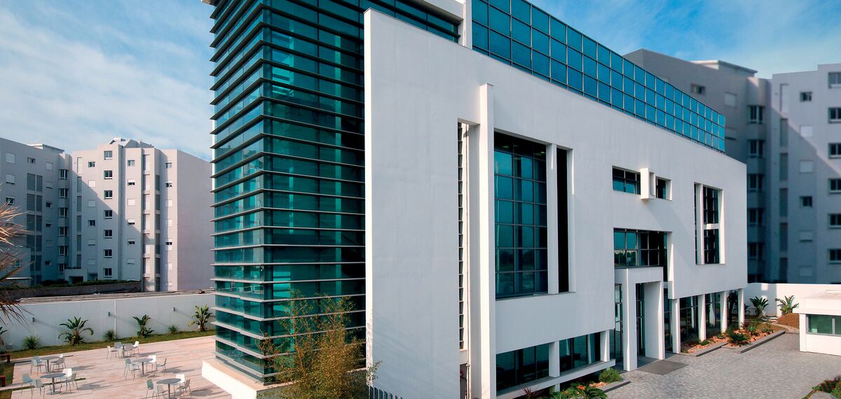 BriseSoleil 100 Sistemi za zaštitu od sunca и ConceptWall 60 Fasade - Embassy Kanadska Ambasada налази се у Tunis, Tunisia