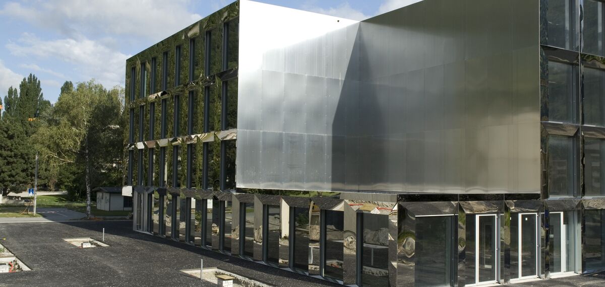 CS 86-HI (c) Отказани системи и ConceptWall 50 Fasade - College/University Technical Vocational School Visp налази се у Visp, Switzerland