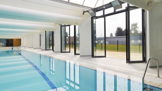 CS 86-HI (c) Отказани системи и ConceptFolding 77 Klizni sistemi - Swimming pool Swimming Pool налази се уFrance