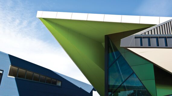 CW 50-HI Fasade - College/University Thomas Carr College Year 7 and 8 Centre налази се у Melbourne, Australia