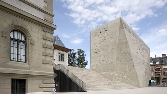 ConceptWall 50 Fasade - Museum Extension to the Historisches Museum in Bern налази се у Bern, Switzerland