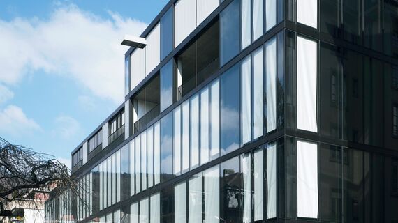 Shopping centre Manor Store AG налази се у Biel, Switzerland