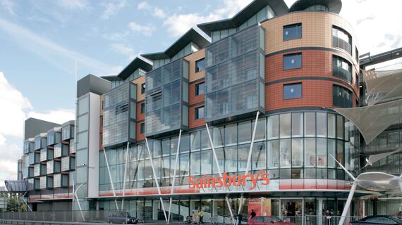 ConceptWall 50 Fasade - Апартмански комплекс Sainsbury's Maidenhead налази се у Maidenhead, United Kingdom