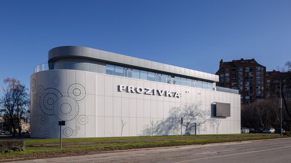 ConceptSystem 77 Prozori, ConceptSystem 77 Vrata, ConceptWall 50 Fasade и CW 50-SC Fasade - TC PROZIVKA налази се у Subotica, Serbia