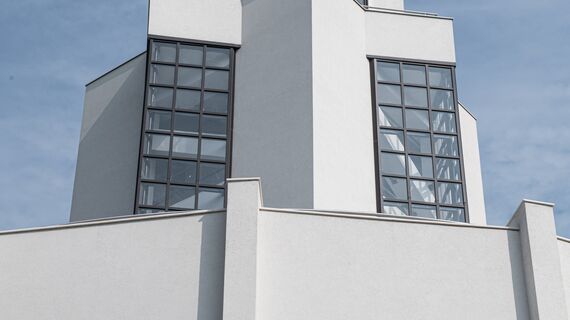 SlimLine 38 Prozori, SlimLine 38 Vrata и ConceptWall 50 Fasade - Kula Staro Sajmište налази се у Beograd, Serbia